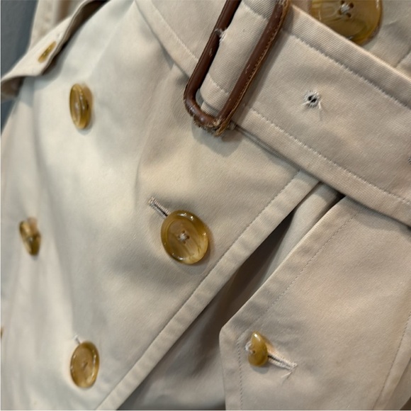Authentic Burberry trench coat with belt - Picture 10 of 13